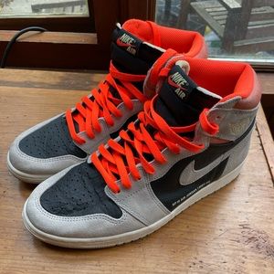Jordan 1 Retro High - Neutral Grey / Hyper Crimson - Size 10.5